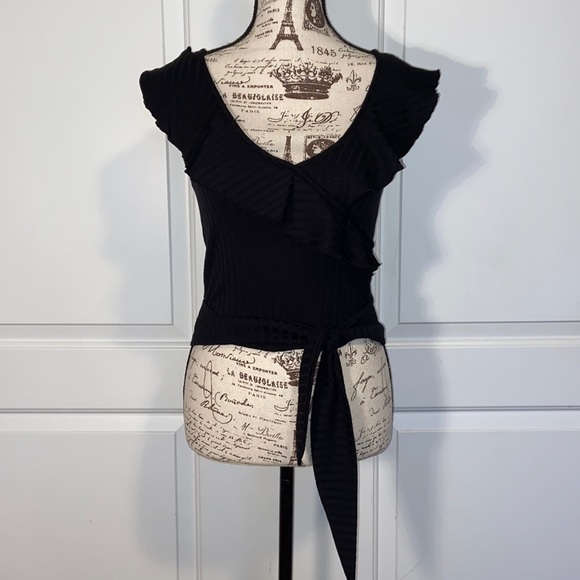 BP RUFFLE TIE HEM TOP - Picture 2 of 11